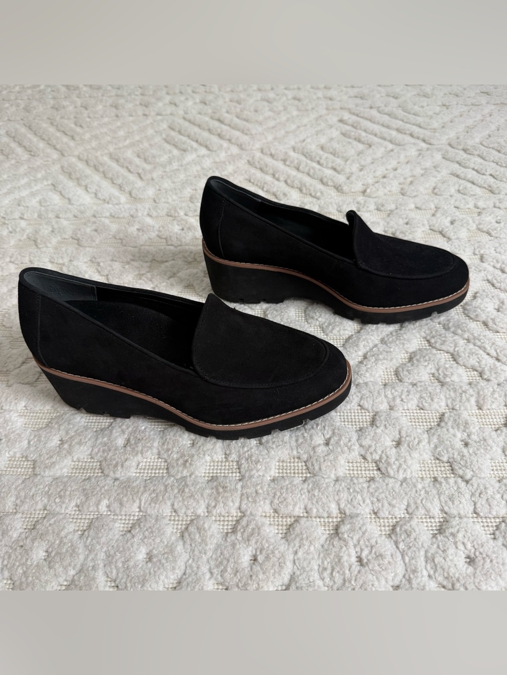 Vionic Ava Black Wide Suede Loafers 8.5 Orthotic Lug Sole Comfort Quiet Luxury